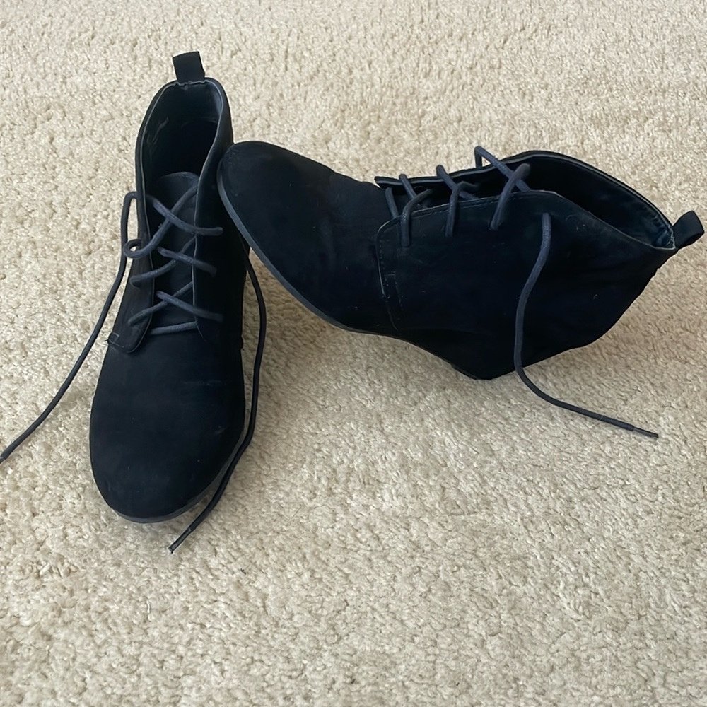New Directions wedged heel booties